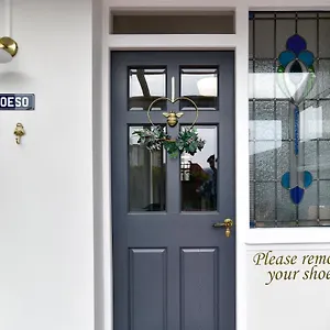 https://just-stay-wales-hadland-house-mumbles.cardiffhotelswales.com
