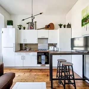 https://artsy-modern-1br-home-in-abbeyhill.edinburghhotelsuk.org