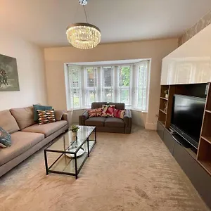 Apartment Modern 2 Bed Flat W Parking, Dog Friendly,, Bournemouth