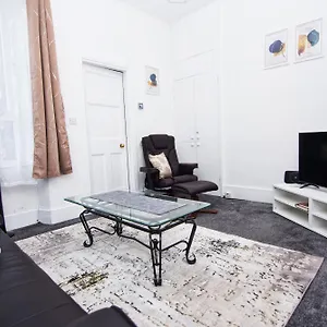 https://the-summit-apartment-large-1-bedroom-condo-in-aberdeen.hotelsaberdeenuk.com